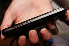 Hands-On LG Optimus Black 33