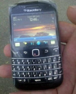 wpid-Blackberry-Bold-9790-243x300