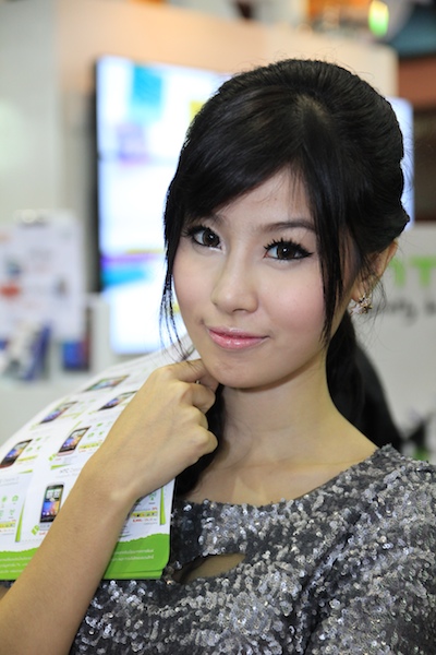 พาชมพริ้ตตี้สาวในงาน Thailand Mobile Expo Showcase 2011 – Part 1