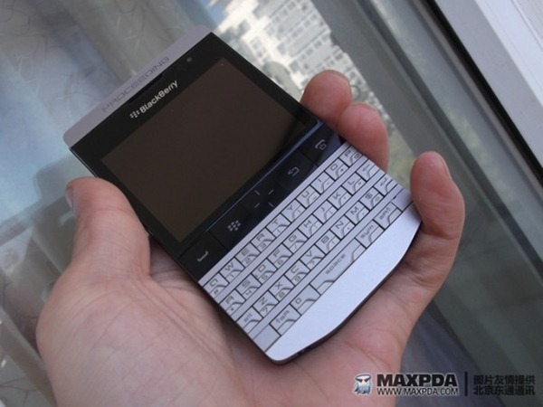 blackberry-bold-9980-knight-602x451