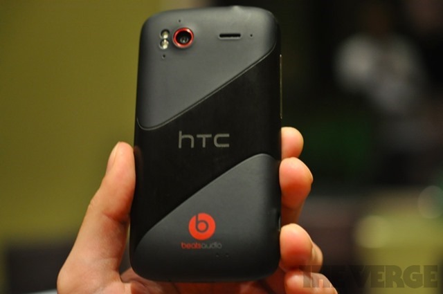 HTC Sensation XE : เมื่อจับ Sensation มา minor change ใส่เเบรนด์ Beats