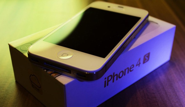 ปัญหาใหม่ iPhone 4S: เสียงก้องระหว่างโทรศัพท์ด้วยสมอลทอล์ค