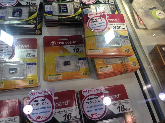 [TME 2012] Sandisk microSD 32 GB ราคาพันนิดๆ พร้อมขาย microSD Mobile Ultra ค่า Read 30 MB/sec