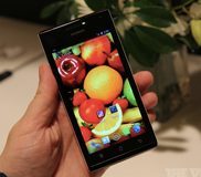 [CES 2012] Huawei Ascend P1, P1 S สมาร์ทโฟน Android สเปคไฮเอนด์ บางกว่า Droid RAZR