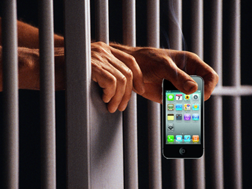 iphone-in-prison