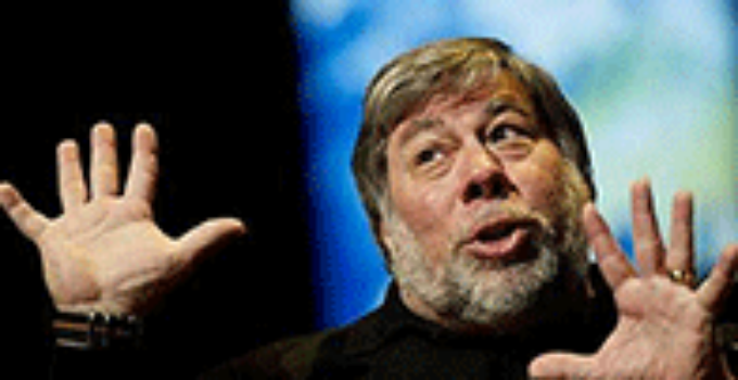 Wozniak ให้ความสนใจกับ Surface พร้อมอยากเห็น Microsoft โฉมใหม่โดยเร็ว