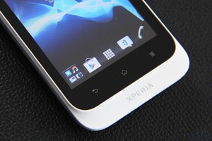 Sony Xperia Tipo Review 003