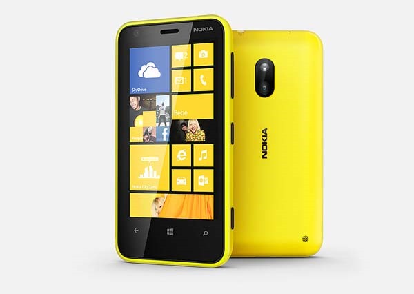 Nokia-Lumia-620-windows-phone-8-smartphone-thegadgetclut.net_