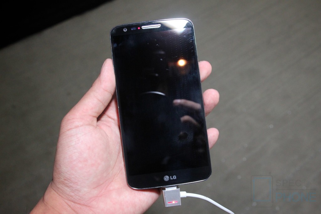 Hands on LG G2 SpecPhone 002