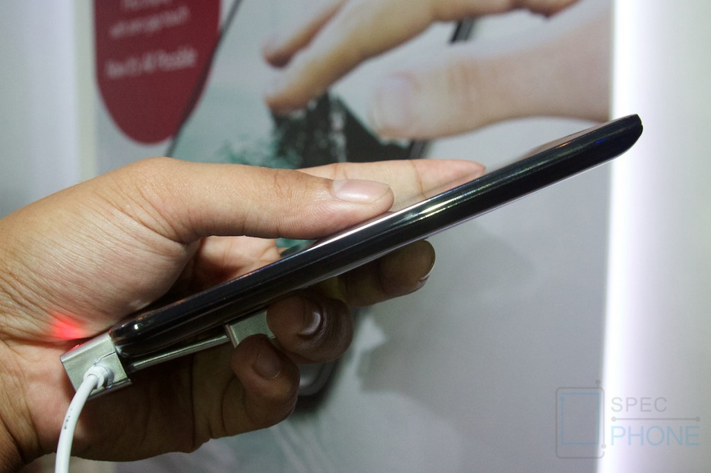Hands on LG G2 SpecPhone 042