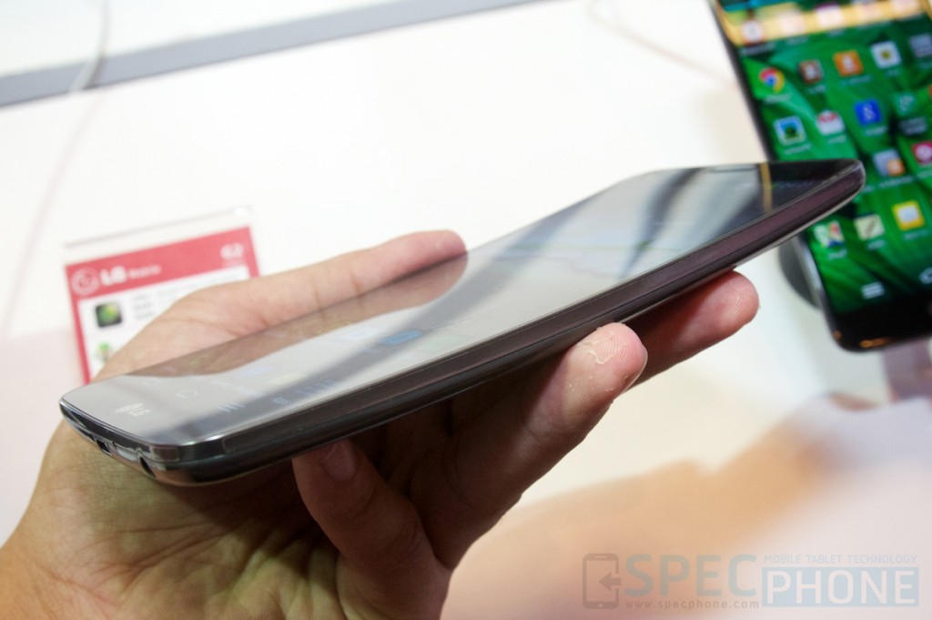 Hands on LG G Flex TME 2014 SpecPhone 004