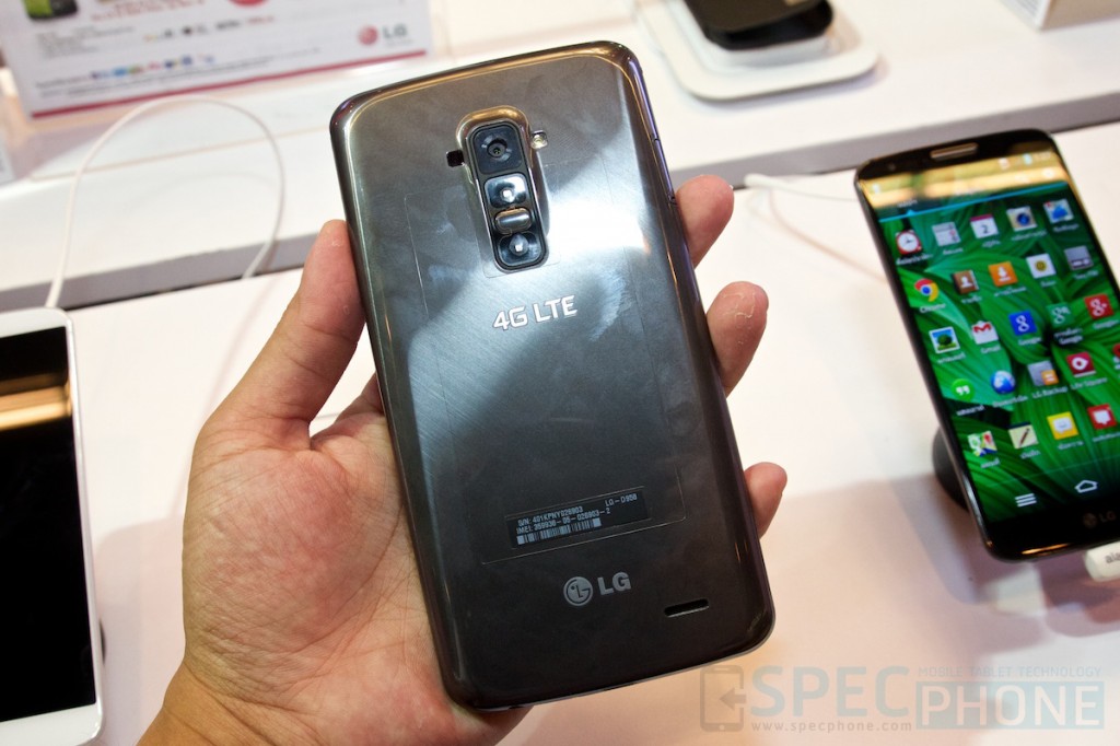 Hands on LG G Flex TME 2014 SpecPhone 006