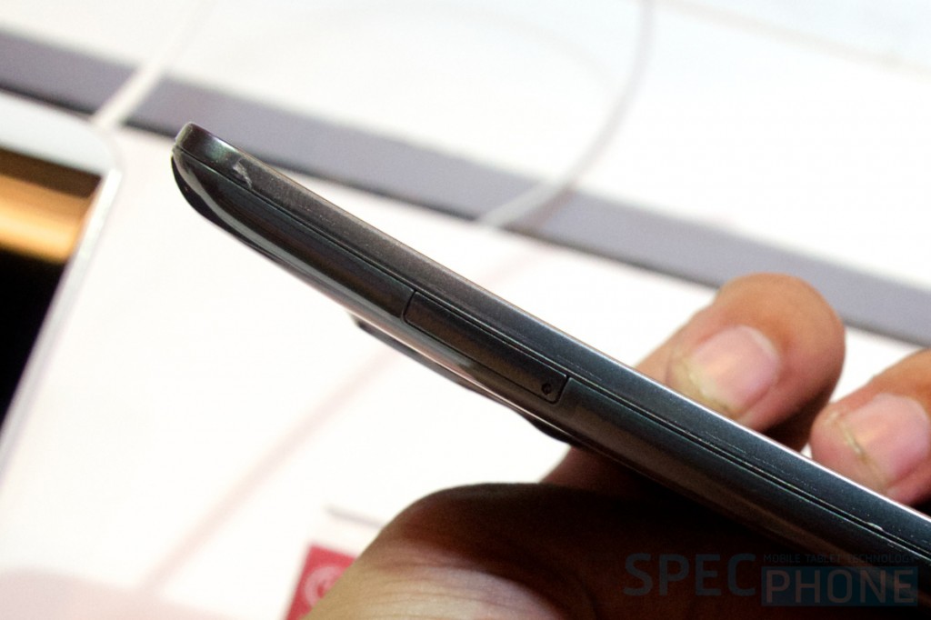 Hands on LG G Flex TME 2014 SpecPhone 011
