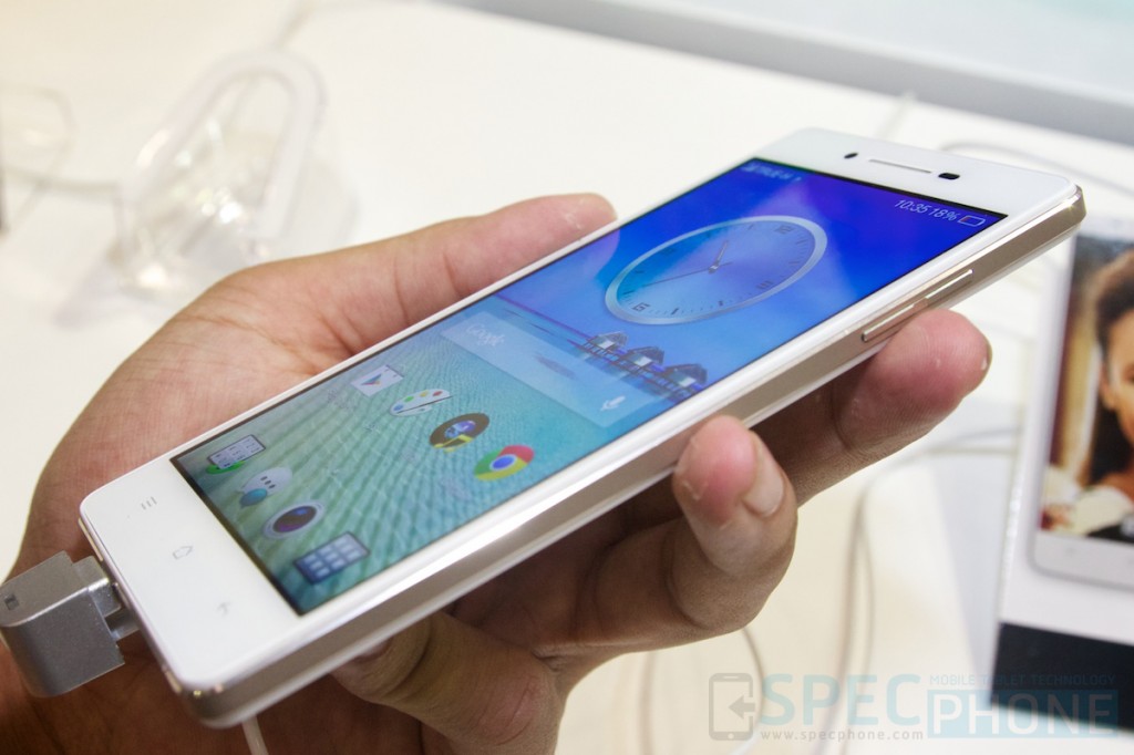 Hands on Oppo R1 TME 2014 SpecPhone 008