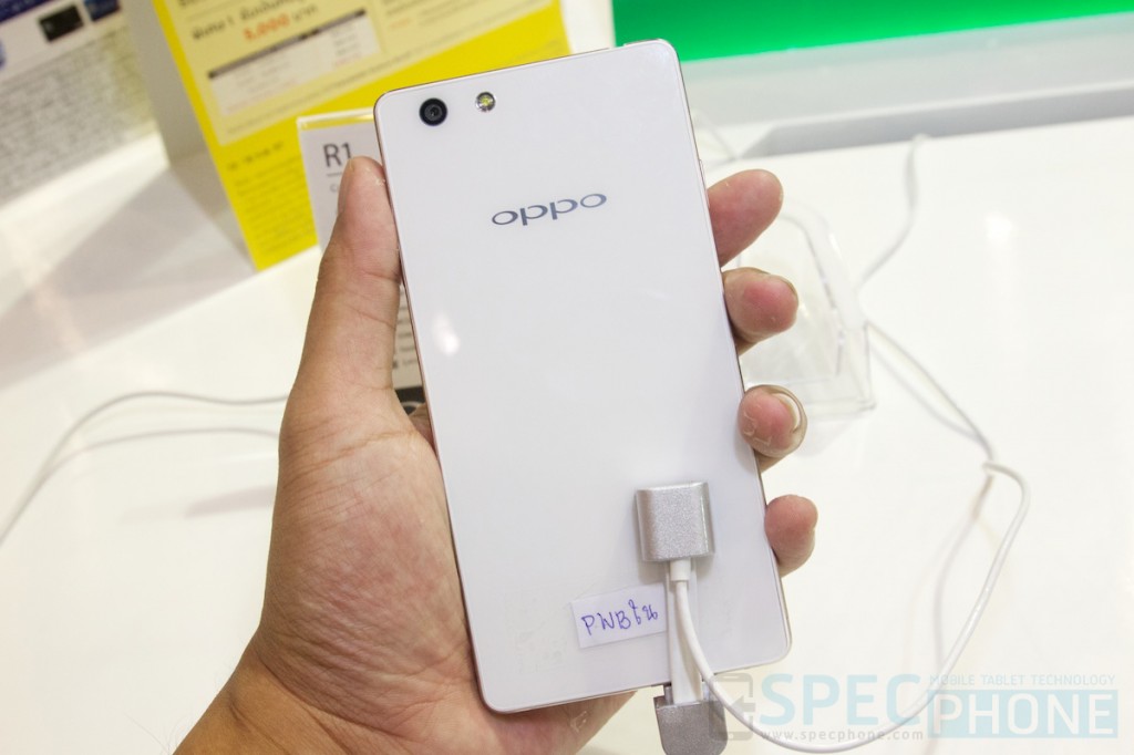 Hands on Oppo R1 TME 2014 SpecPhone 010