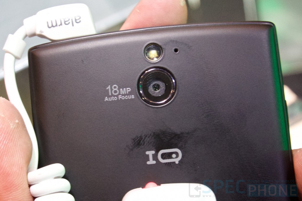 Hands on i mobile IQ X Octa IQ63 TME 2014 SpecPhone 0091