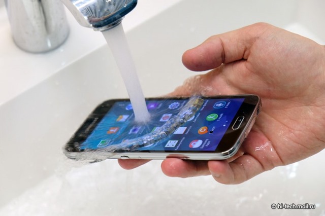 Smartphone water resistant03