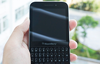 รูปเครื่อง BlackBerry รุ่นใหม่ในรหัสพัฒนา Kopi ปรากฏ จอ 3.2 นิ้วพร้อมคีย์บอร์ด QWERTY