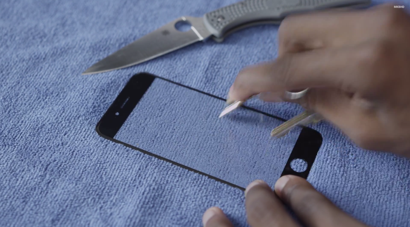 วิดีโอทดสอบความแข็งแกร่งกระจกหน้าจอ Sapphire ที่จะใช้ใน iPhone 6 มาแล้ว