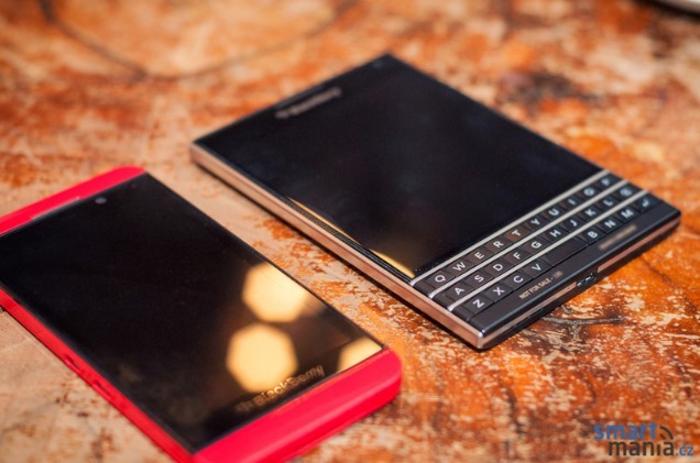 New-pictures-of-the-BlackBerry-Passport (5)