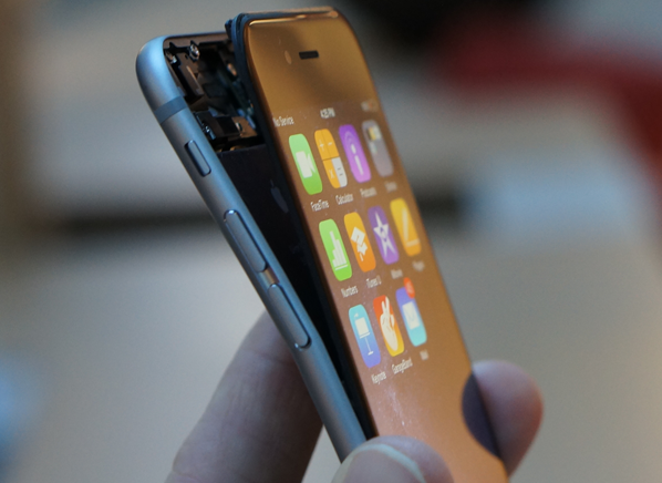 ผลทดสอบอีกที่มาพลิก พบ iPhone 6 งอได้ง่ายกว่า iPhone 6 Plus แต่ก็ยังแพ้ Galaxy Note 3 ราบคาบ