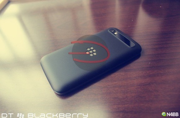 Pictures-of-the-BlackBerry-Classic (2)