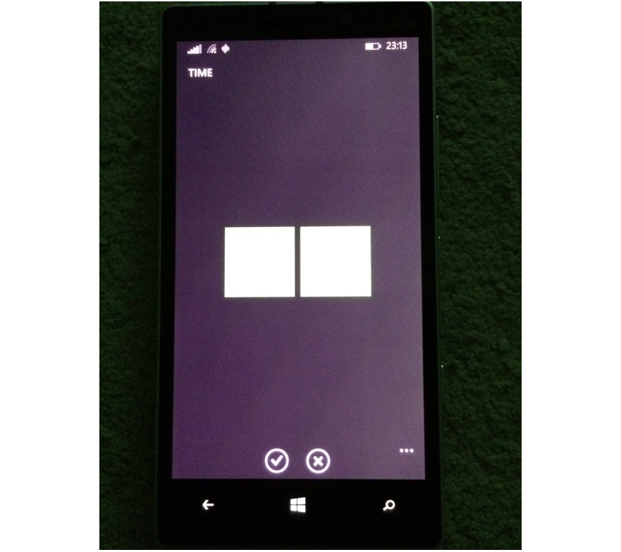Microsoft กำลังหัวปั่นกับการแก้ปัญหาจอของ Lumia 930 อยู่ในตอนนี้
