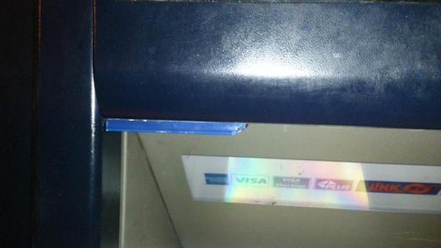ภัยจากตู้ ATM: ตำรวจอังกฤษพบมีคนติดตั้ง iPod nano สำหรับถ่ายวิดีโอดูดรหัสกดเงิน