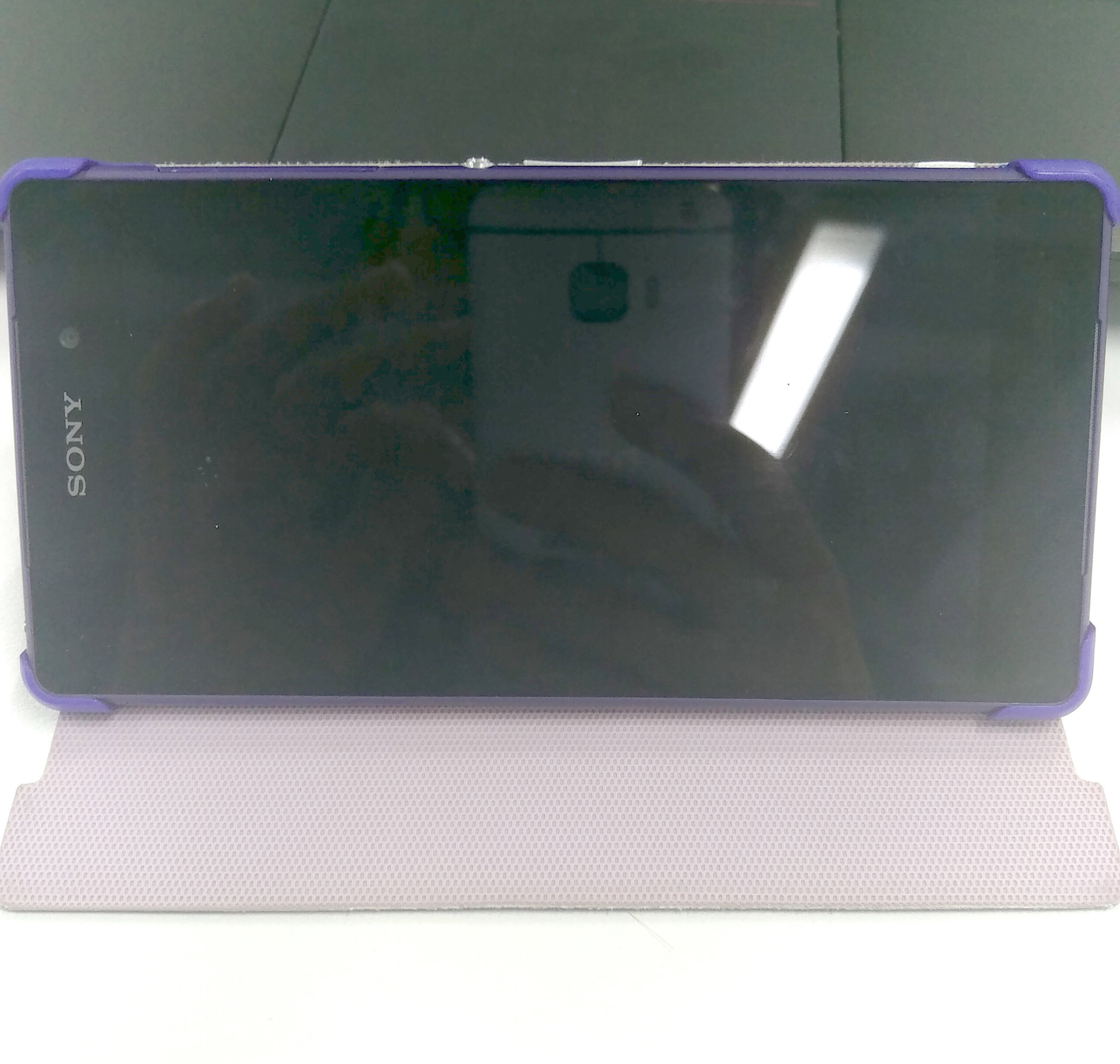 HTC One M9 Hima reflection scaled