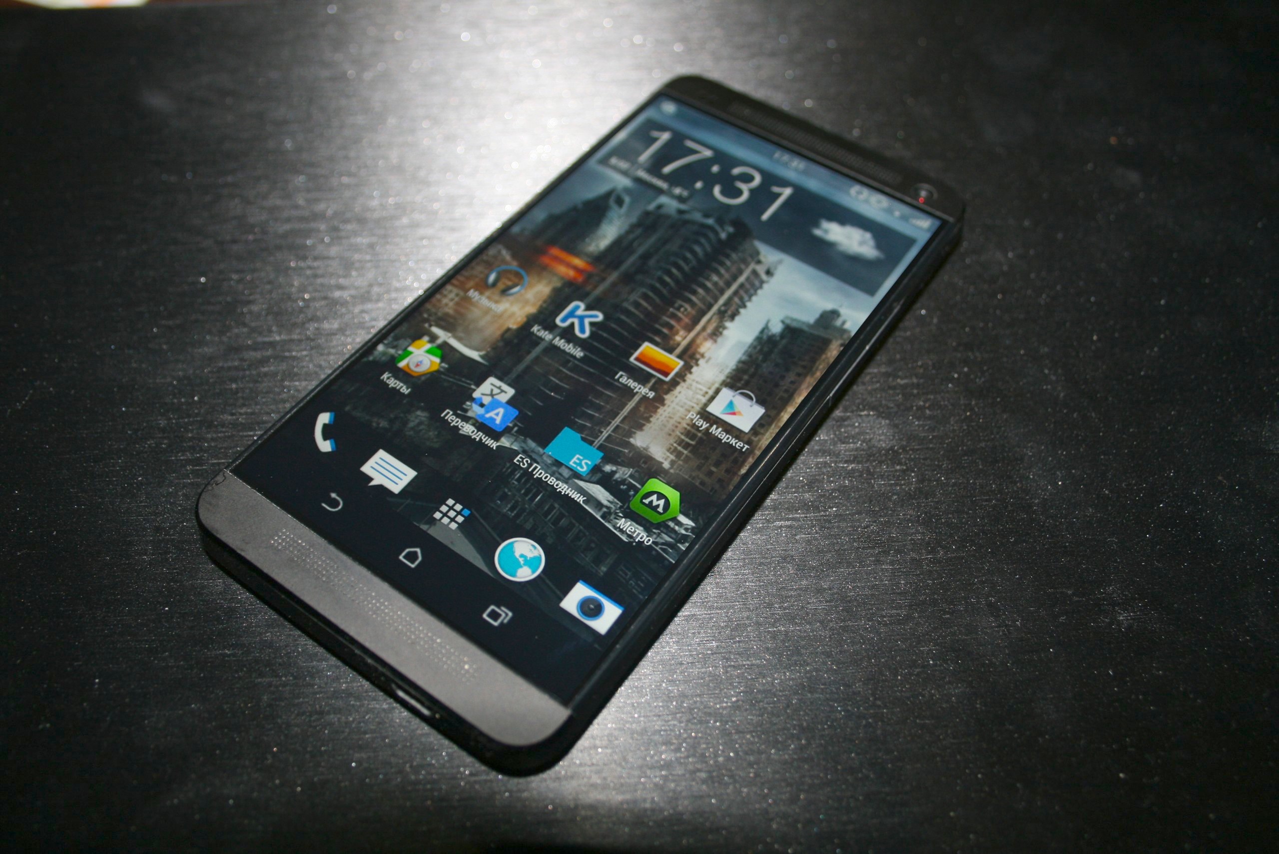 ลือ HTC One M7 จะได้ Android 5.0.2 Lollipop เป็นรอมตัวสุดท้าย