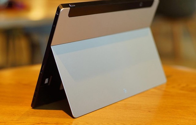 3 อดีตวิศวกร Google สร้าง Microsoft Surface เวอร์ชั่น Android สำเร็จแล้ว