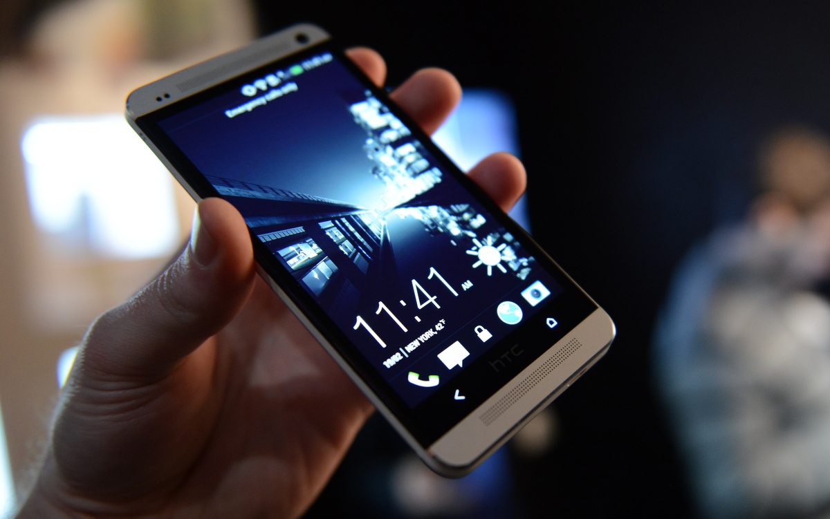 ผู้บริหาร HTC ให้ความหวัง HTC One (M7) อาจได้ไปต่อใน Android 5.1