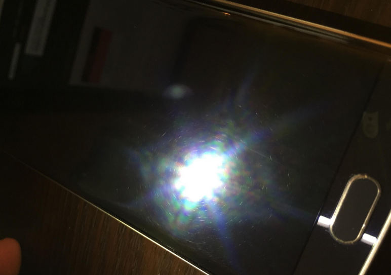Samsung Galaxy S6 edge arrives in damaged condition 1
