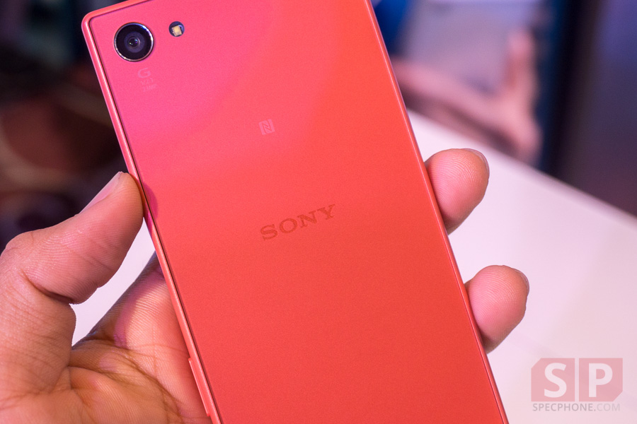 Hands-on-Sony-Xperia-Z5-Compact-SpecPhone-010