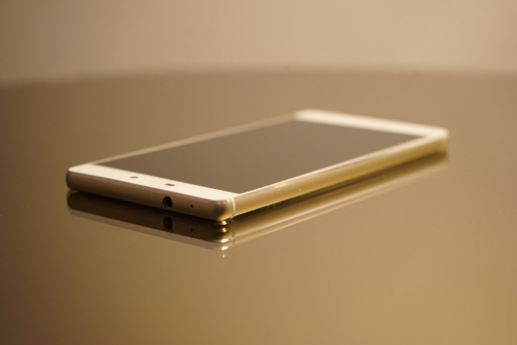 Unlocked-Huawei-Ascend-P8-Gold-Color-Price-Amazon-Exclusive-with-Free-Shipping