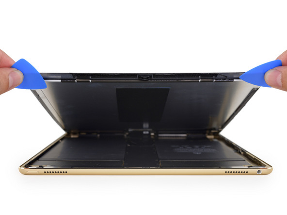 Apple iPad Pro teardown by iFixit 2