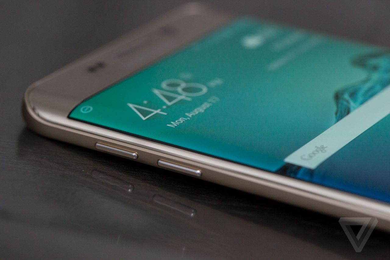 Samsung  จะเปิดตัว Samsung Galaxy S7 โดยมีหน้าจอ 2 ขนาด !!!