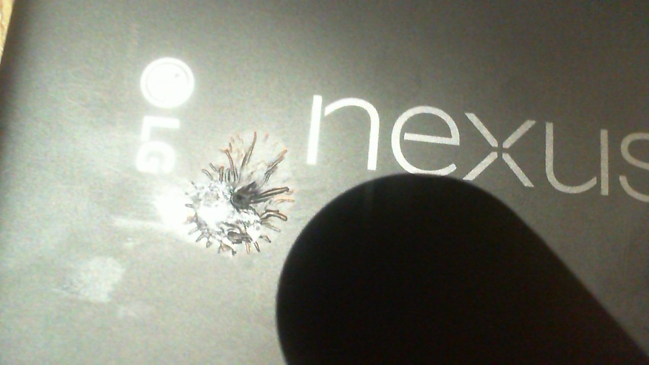 เคราะห์ซ้ำกรรมซัด LG Nexus 5X นอกจากจะไม่รุ่งแล้ว ล่าสุดแบตเตอรี่ไหม้ไปแล้ว 1 เครื่อง!