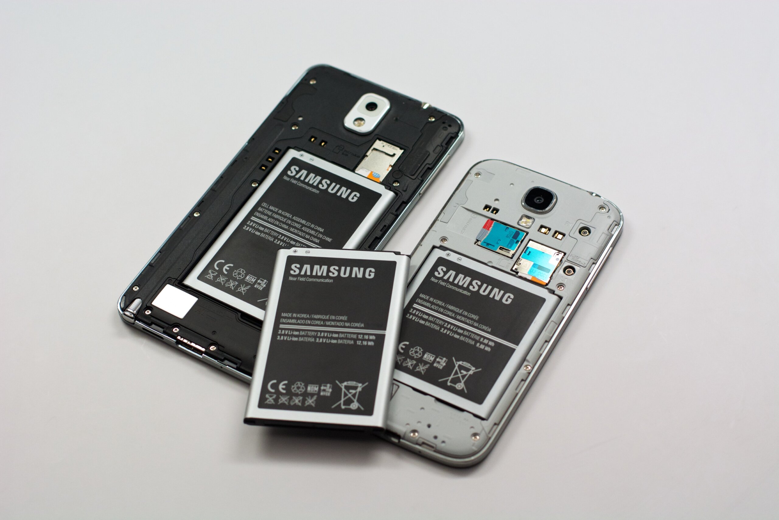 Samsung Galaxy S7 และ Galaxy S7 edge จะมาพร้อมตัวเครื่องกันน้ำและแบตเตอรี่ที่อึดกว่าเดิม!!