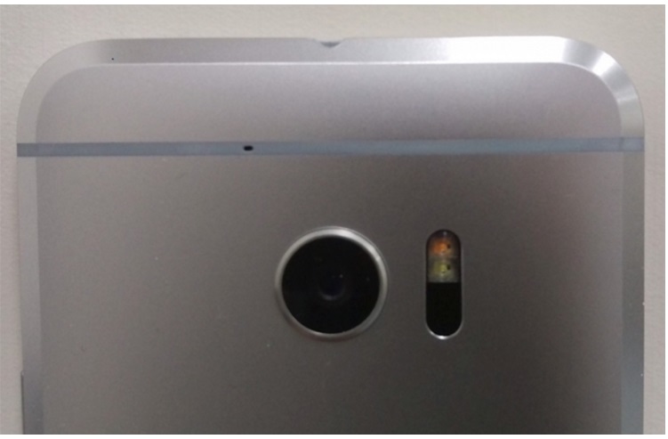 หลุดอีกครั้ง !! HTC One M10 แสดงโมดูลกล้องหลังและแถบเสาอากาศ