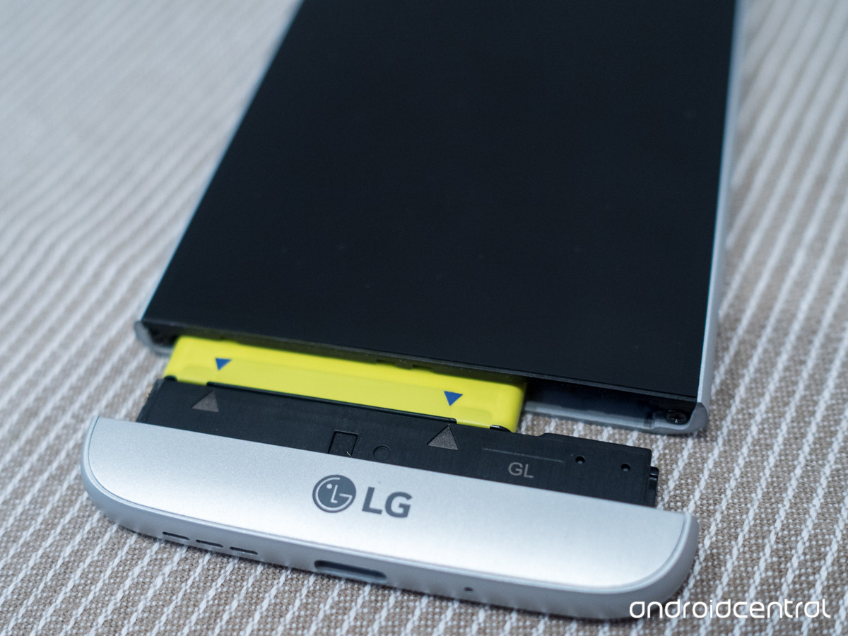 แซวแรง !! CEO LG กล่าวให้กับ iPhone SE ว่า มากับฟีเจอร์เดิม ๆ และเทคโนโลยีเดิม ๆ