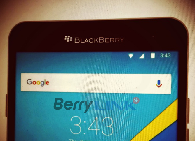 หลุดภาพเรนเดอร์ 2 มือถือ Android รุ่นใหม่จาก BlackBerry มาพร้อมดีไซน์ขอบจอโค้ง!!!