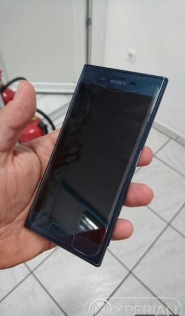 Sony-Xperia-F8331---front