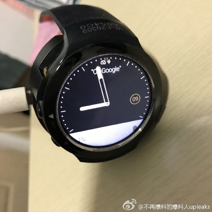 Leaked-images-of-the-HTC-Halfbeak-smartwatch