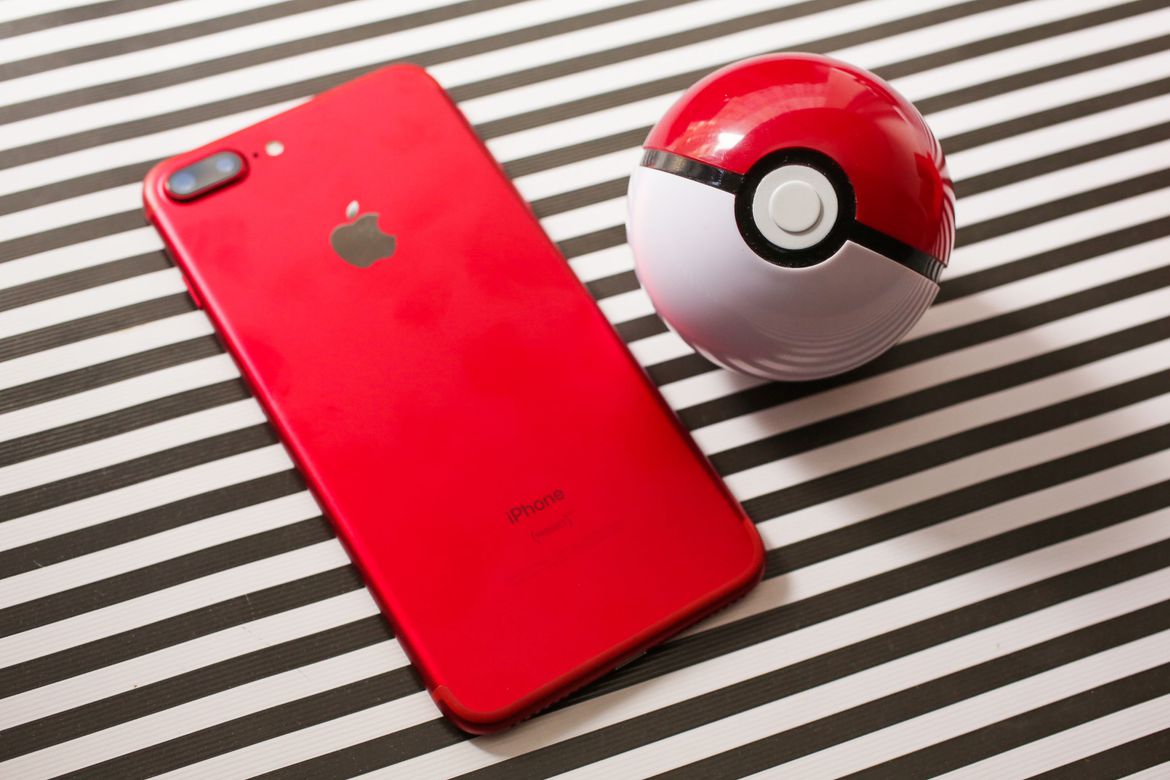 ชมภาพตัวเครื่อง iPhone 7 Plus รุ่นพิเศษที่มากับสีแดง !!