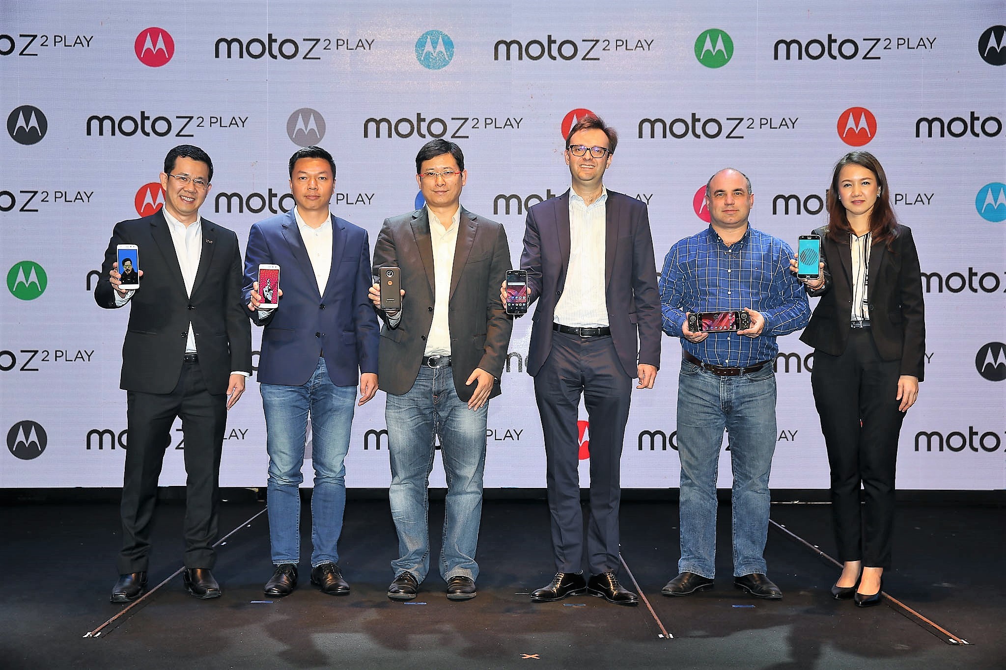 Motorola จับมือ TrueMove H ออกโปร Moto Z2 Play ลดราคาค่าเครื่อง 5,000 บาท!!!