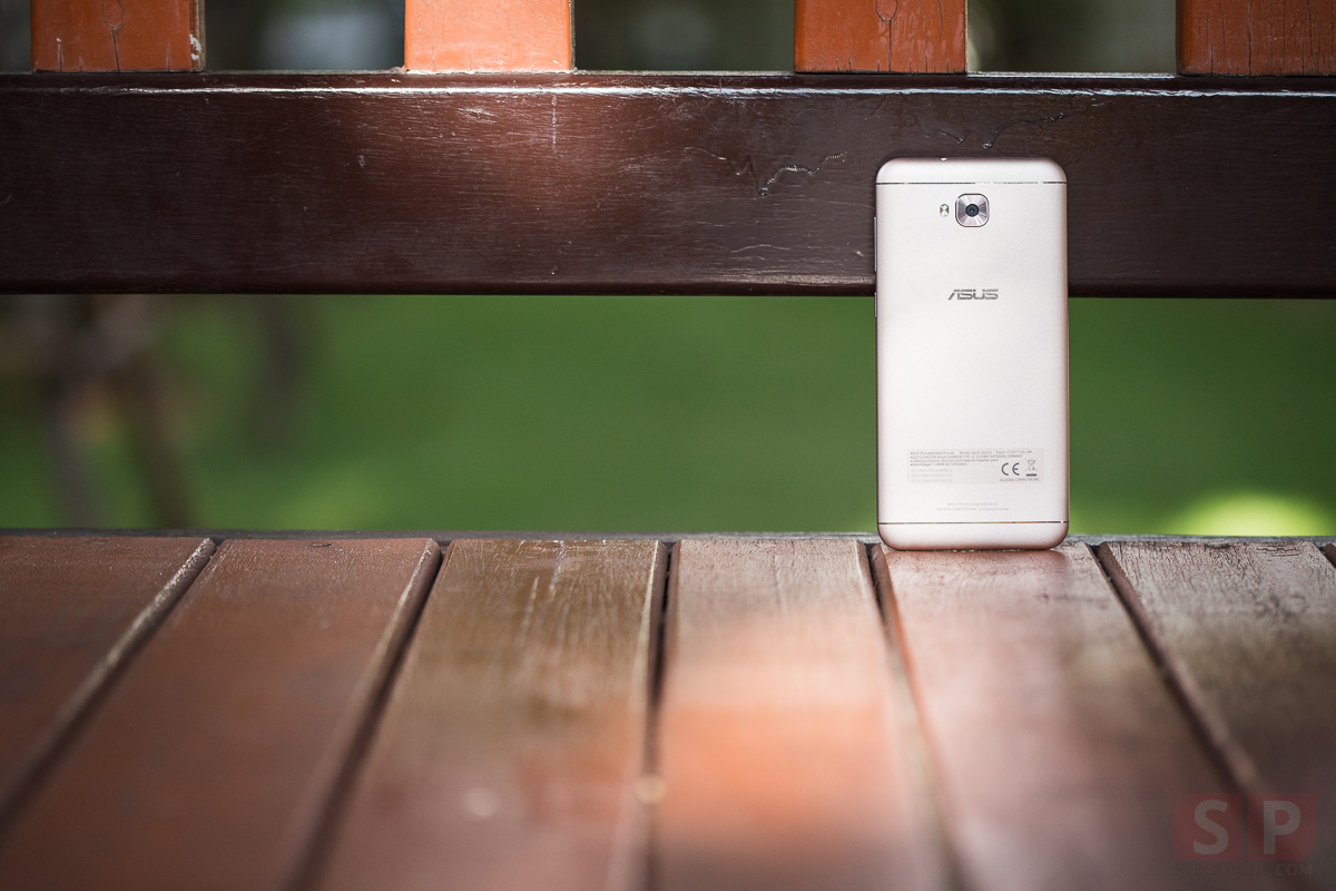 Review Asus Zenfone Selfie SpecPhone 17