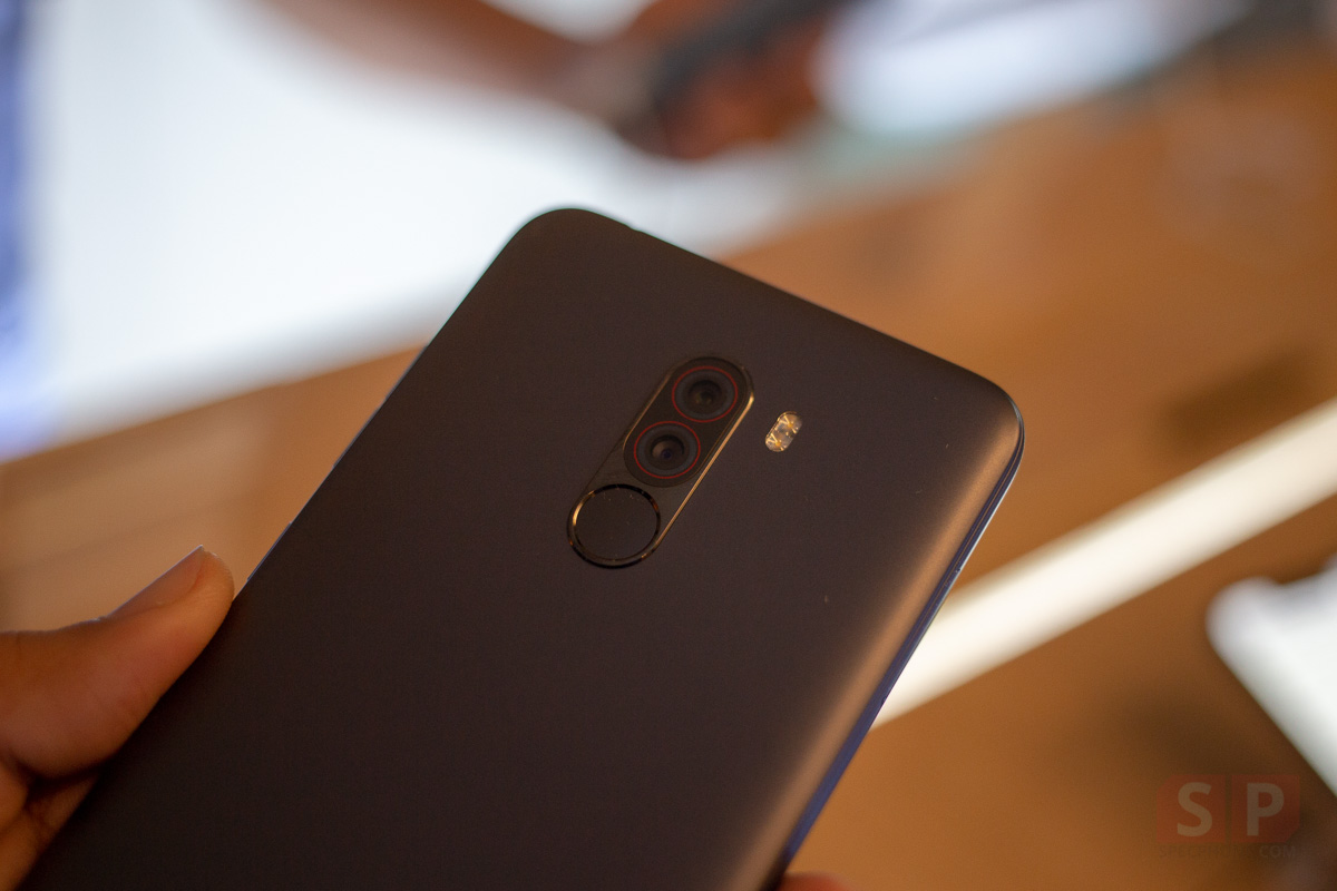 Hands on POCOPHONE F1 SpecPhone 013