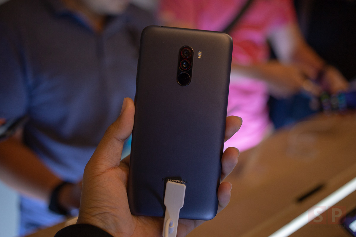 Hands on POCOPHONE F1 SpecPhone 019