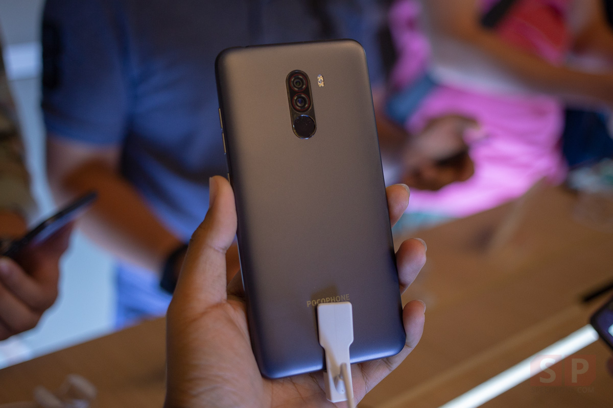Hands on POCOPHONE F1 SpecPhone 020